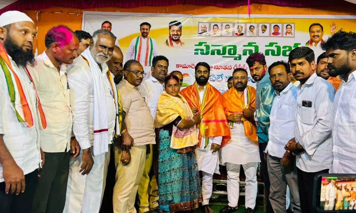 Newly appointed Kamareddy DCC president Ale Mallikarjun honoured Newly appointed Kamareddy DCC president Ale Mallikarjun honoured