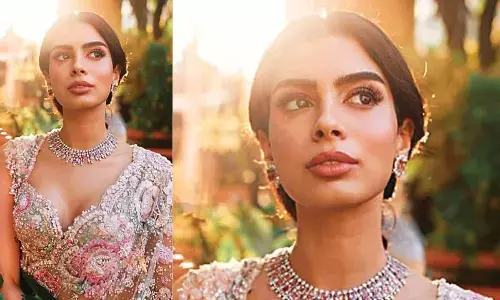 Khushi Kapoor stuns in pastel saree look