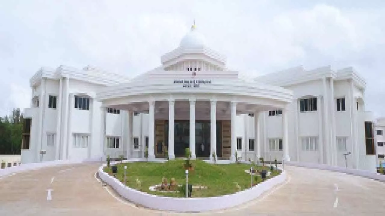 Varsity suspends two faculty members over bribery, harassment allegations Varsity suspends two faculty members over bribery, harassment allegations