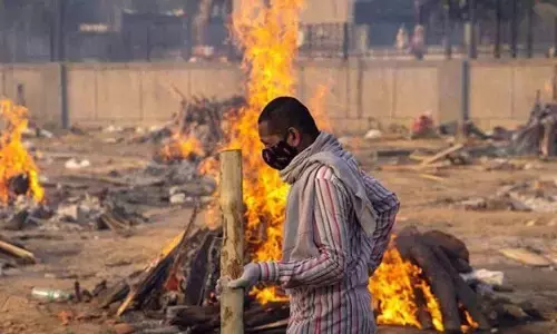 Two traders try to cremate mannequin for Rs 50L insurance