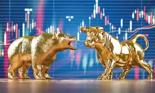 Key indices edge lower after scaling new peaks