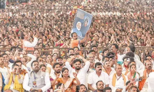 Massive crowds welcome Modi during Udupi roadshow