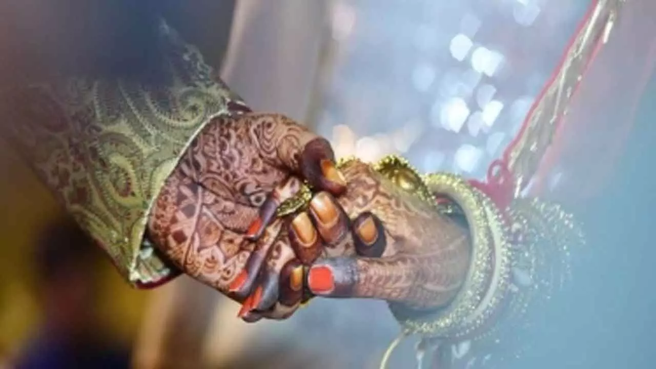 Maharashtra: After family kills beau over caste, woman marries his dead body Maharashtra: After family kills beau over caste, woman marries his dead body