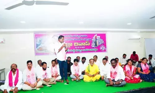 KCR’s Historic Hunger Strike Remembered: BRS Leaders Observe ‘Deeksha Divas’ in Gadwal
