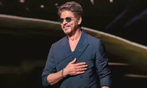 Shah Rukh Khan thanks his Knight in shining armour Andre Russell as he takes on a new role in KKR