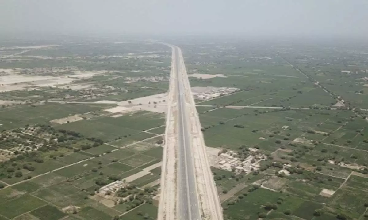 Pakistan under $30 billion Chinese debt burden as CPEC crawls Pakistan under $30 billion Chinese debt burden as CPEC crawls