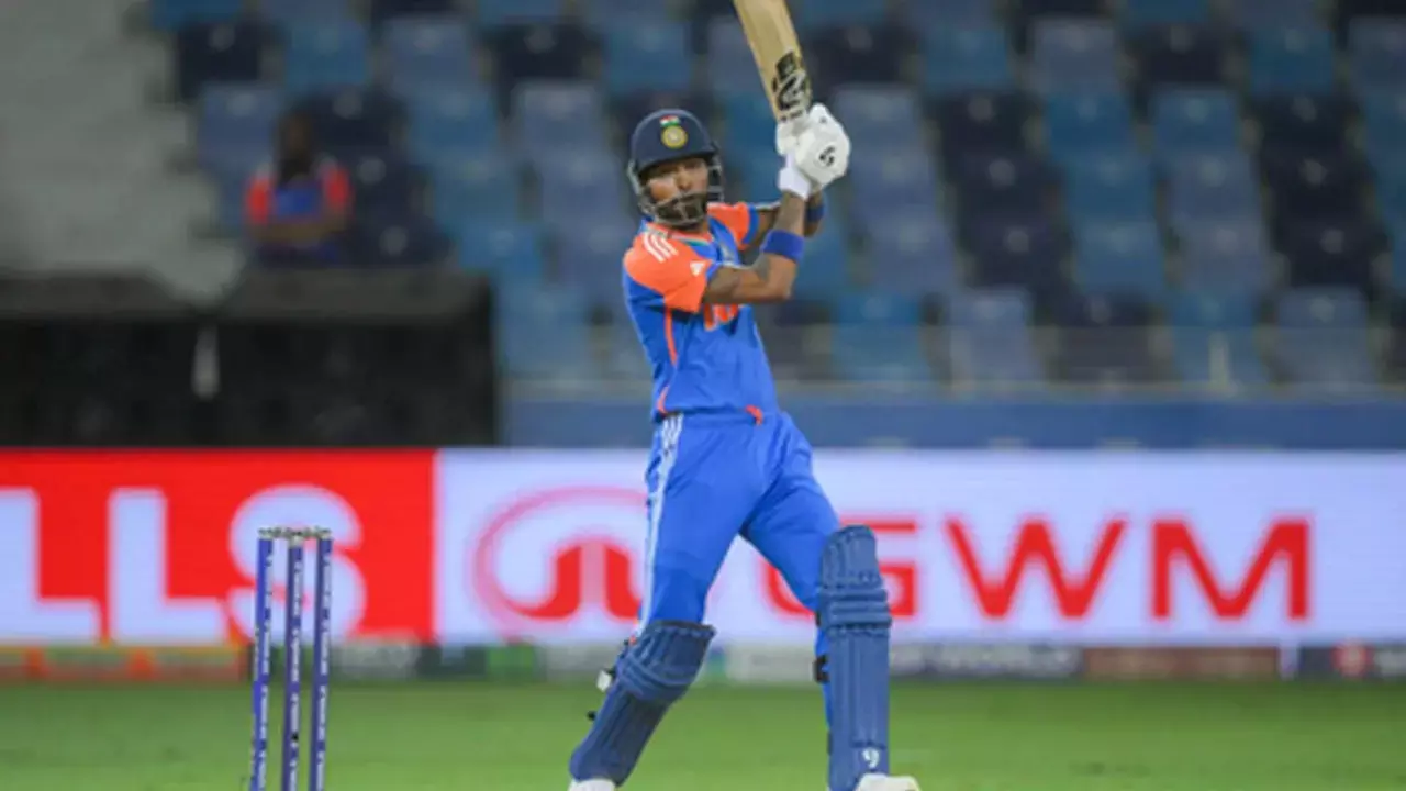 Hardik smashes unbeaten 77 on SMAT return to help Baroda win