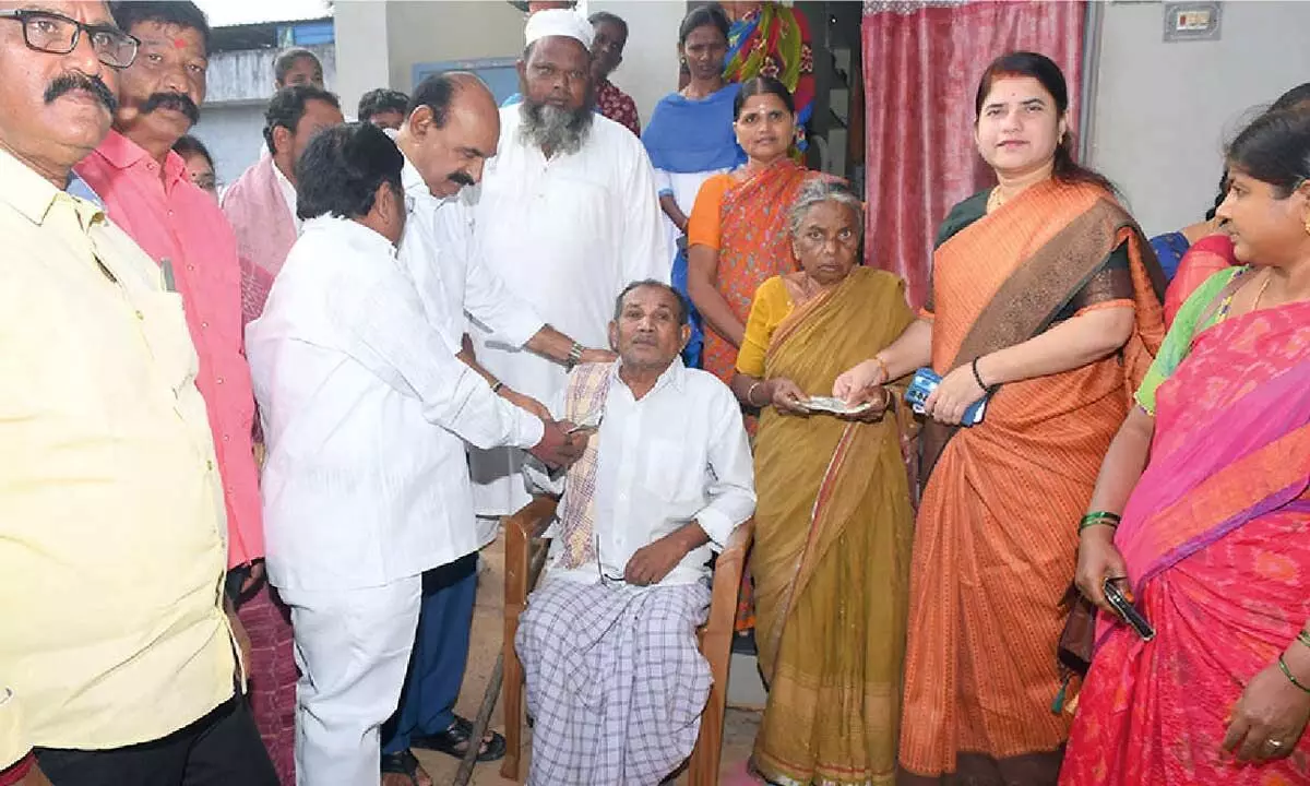 Strict measures are being taken to ensure beneficiaries receive pension: Farooq