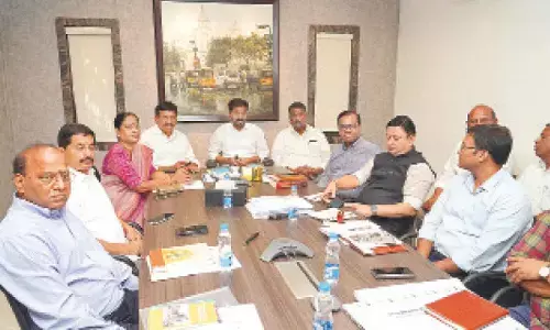 CM prods babus to maintain quality standards in Medaram devpt works