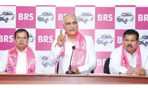 Harish accuses Cong govt of imposing `82,000 crore burden on TG people