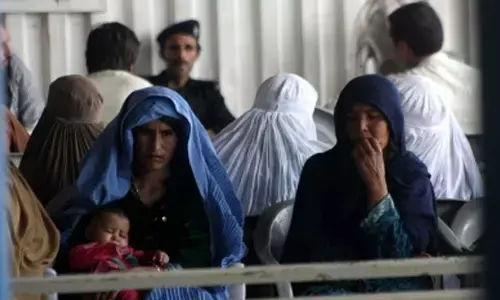 Over 3000 Afghan refugees forcibly deported from Pakistan, Iran in single day: Taliban