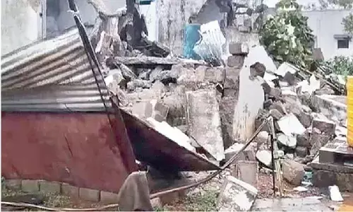 Tension flares up in Padarupalle