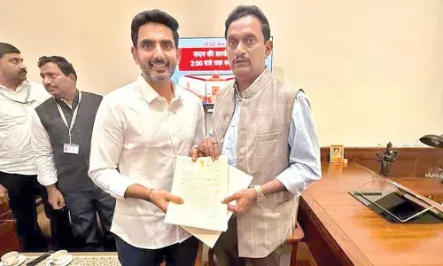 MP Chinni seeks Lokesh’s support for MSME project