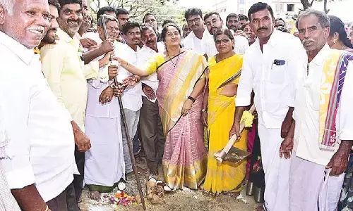 No villager will be affected by Gudipalli Reservoir: Savitha