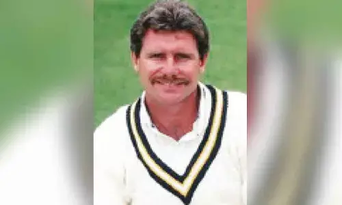 Former England batter Robin Smith dies at 62