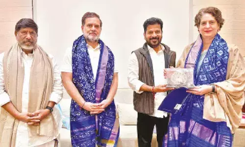 CM invites Rahul, Priyanka and Union Mins for Global Summit