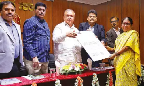 KSRTC launches “e-Vaneejya” commercial management software