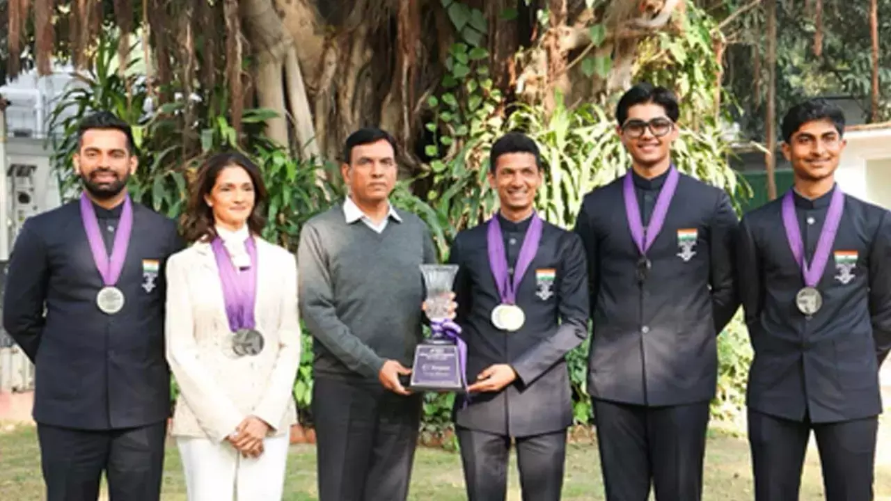 Sports Min Mandaviya felicitates Asian Equestrian medallists, reaffirms govt’s commitment to set up a quarantine centre in a year Sports Min Mandaviya felicitates Asian Equestrian medallists, reaffirms govt’s commitment to set up a quarantine centre in a year