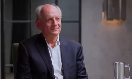 AI Could Replace 80% of Jobs, Warns Pioneer Stuart Russell: Even Surgeons and CEOs Not Safe