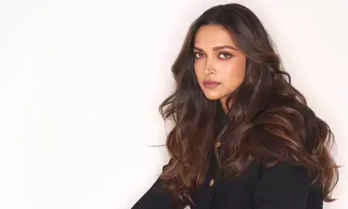 “Jaan Hi Lele!” - Ranveer Singh gushes as Deepika Padukone steps out for Date Night at the Movies for Dhurandhar