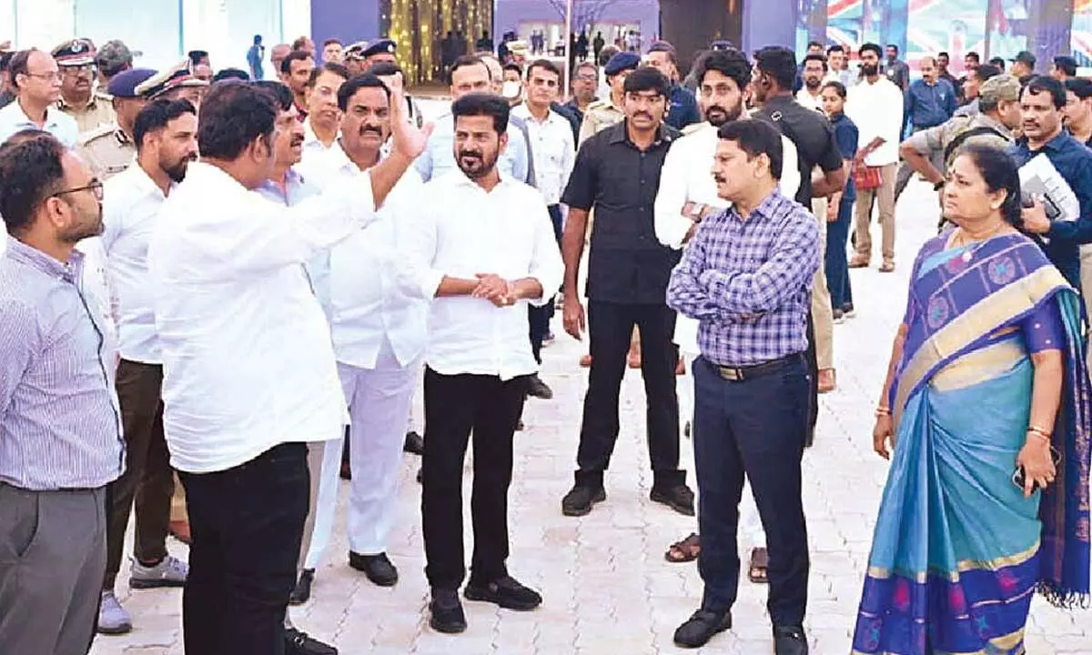 Install Telangana Talli statue on summit premises: CM