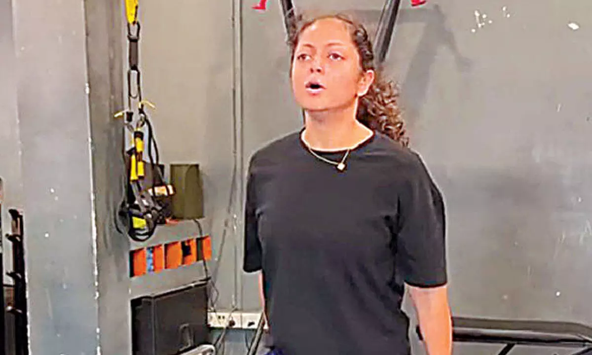 Drashti Dhami is back in action with some intense workout Drashti Dhami is back in action with some intense workout