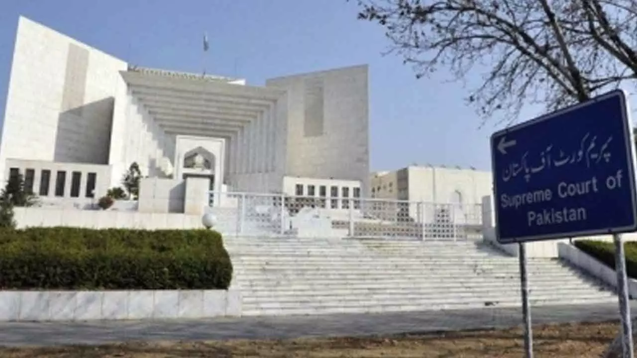 Pakistan: Lawyers criticise 26th and 27th ‘Constitutional Amendments’, reject Federal Constitutional Court Pakistan: Lawyers criticise 26th and 27th ‘Constitutional Amendments’, reject Federal Constitutional Court