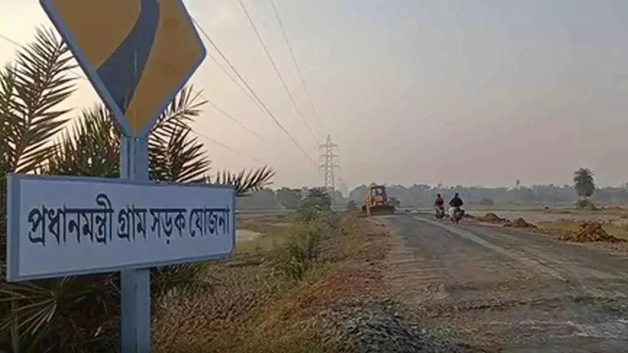 West Bengal: Road renovation in Medinipur under PMGSY makes villagers happy West Bengal: Road renovation in Medinipur under PMGSY makes villagers happy