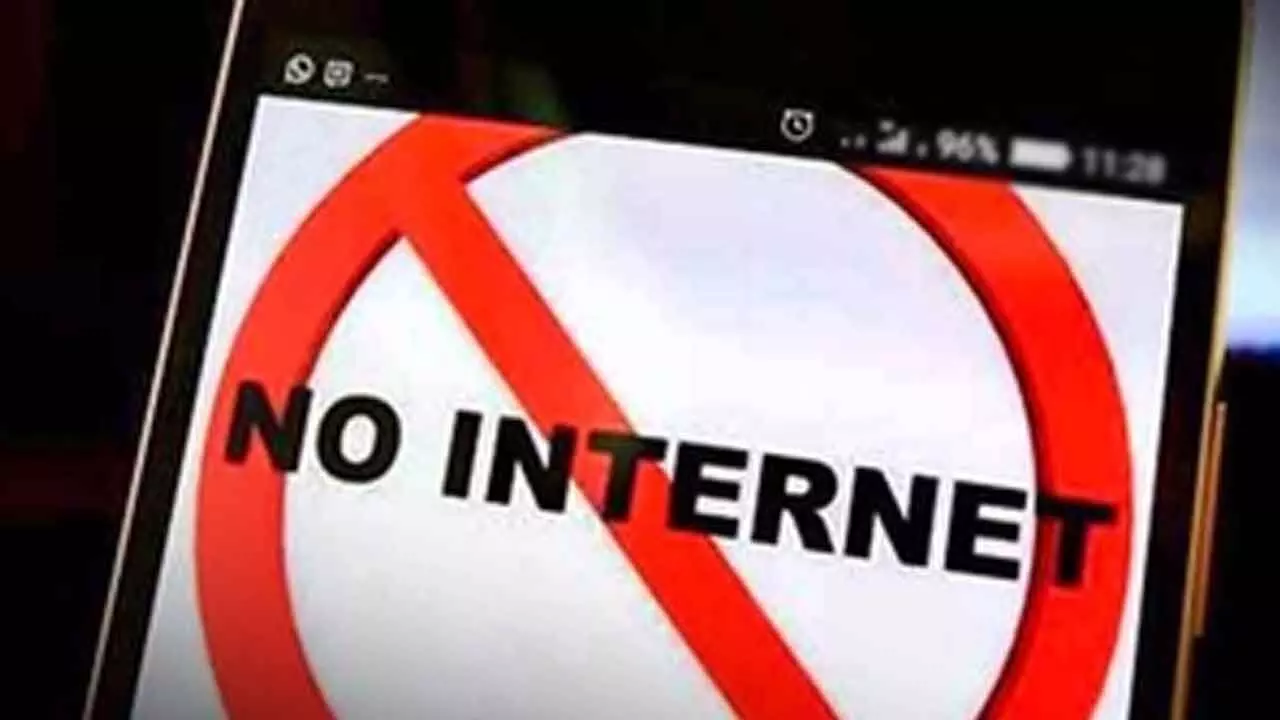 Pakistan: People face difficulties as mobile internet services suspended in Balochistan yet again Pakistan: People face difficulties as mobile internet services suspended in Balochistan yet again