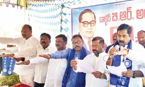 Naini, Nagaraju administer ‘Constitutional pledge’ Naini, Nagaraju administer ‘Constitutional pledge’