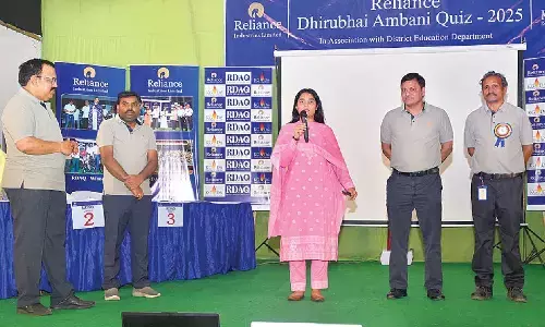 Reliance organises quiz for students Reliance organises quiz for students