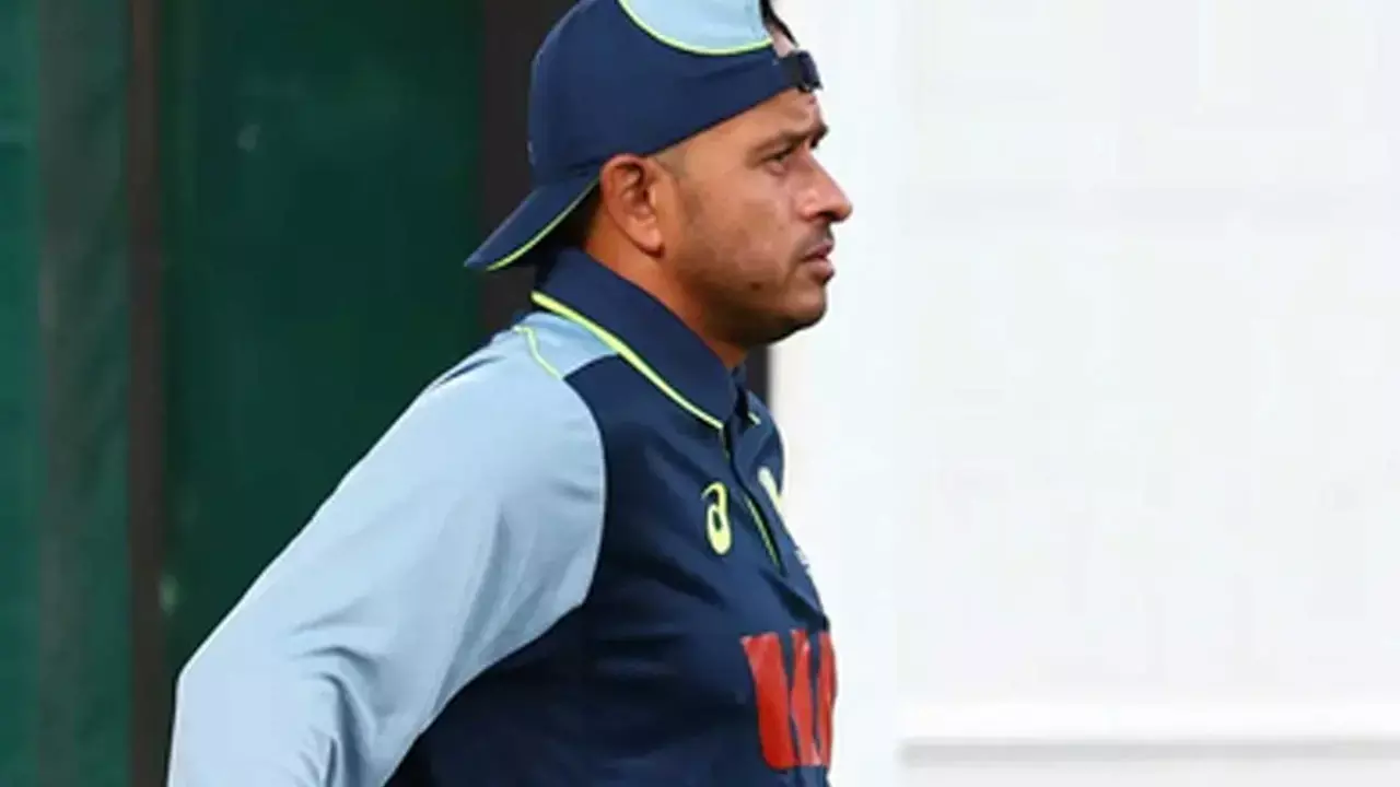 Ashes: Khawaja in contention for Adelaide Test but McDonald hints at batting reshuffle Ashes: Khawaja in contention for Adelaide Test but McDonald hints at batting reshuffle