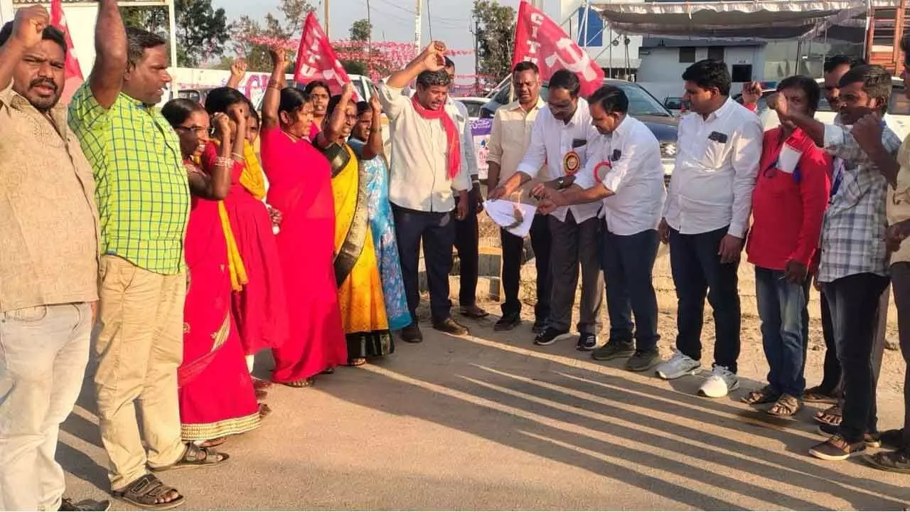 Telangana Rythu Sangam demands seed bill repeal Telangana Rythu Sangam demands seed bill repeal