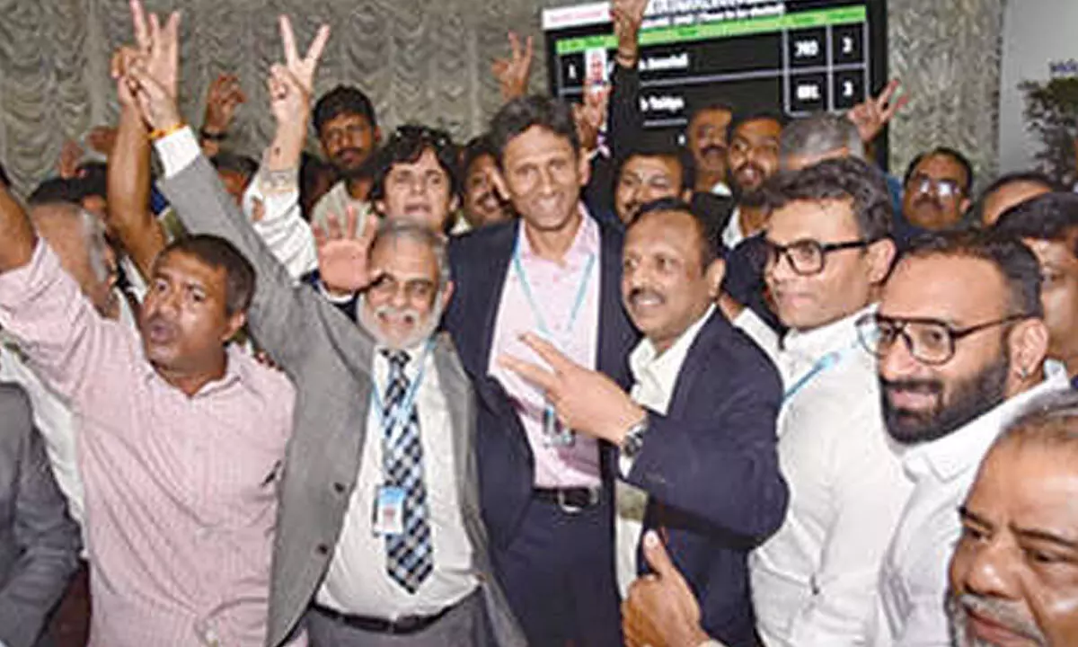 Tejasvi, DKS congratulate Venkatesh Prasad, the new KSCA chief Tejasvi, DKS congratulate Venkatesh Prasad, the new KSCA chief