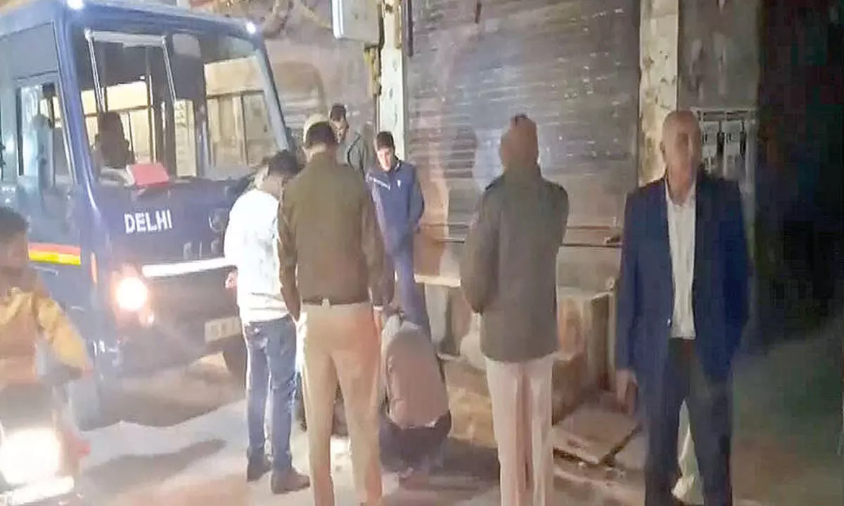 Man stabbed to death in Shakarpur Man stabbed to death in Shakarpur