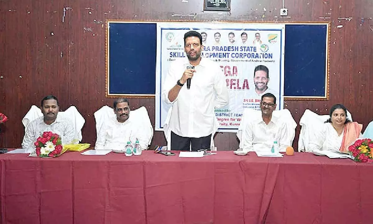 Govt committed to providing 20L jobs: Bharath