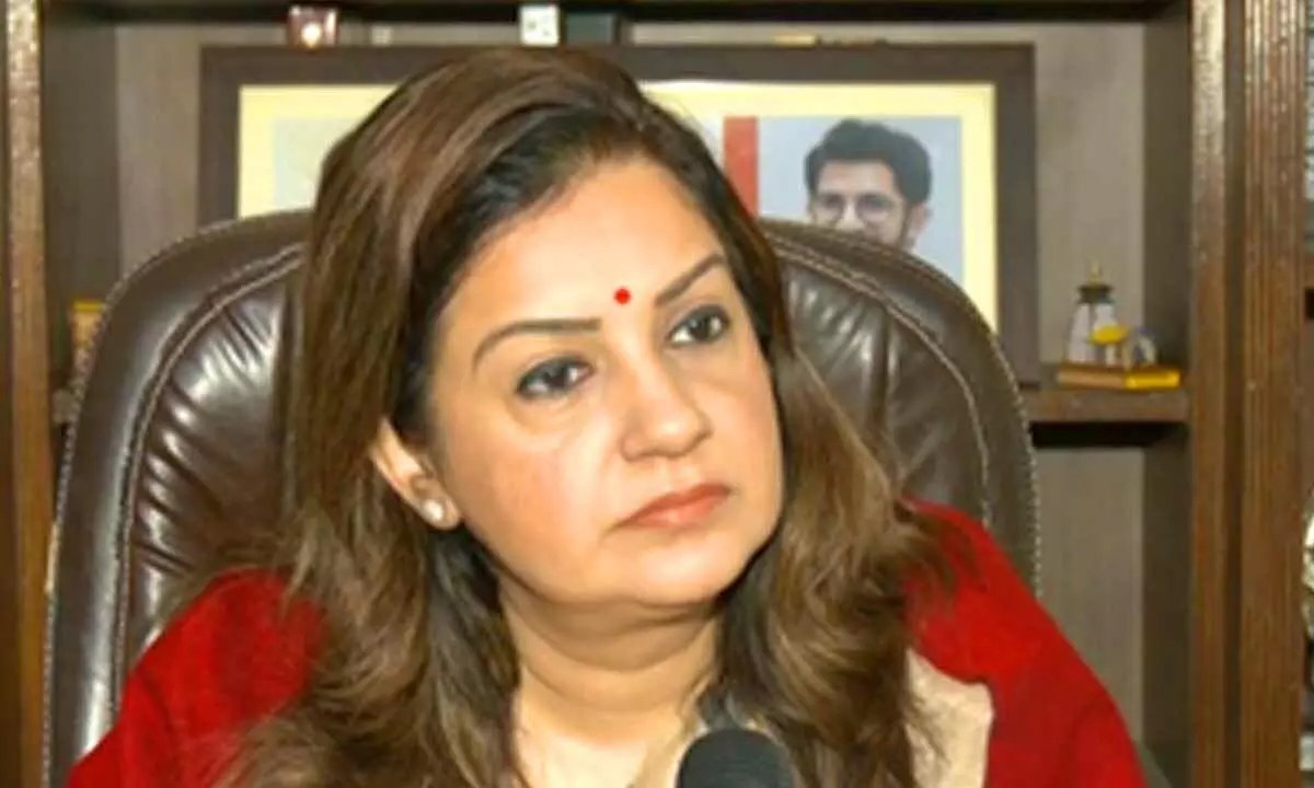 Shiv Sena(UBT) accuses govt of politicising Vande Mataram Shiv Sena(UBT) accuses govt of politicising Vande Mataram