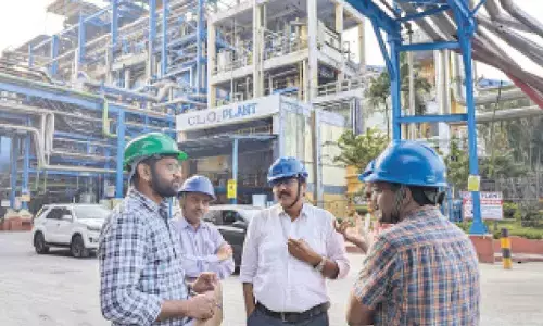 Collector Jitesh V Patil reviews TPM practices at ITC unit Collector Jitesh V Patil reviews TPM practices at ITC unit
