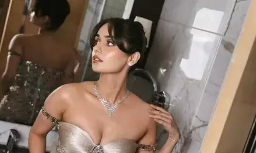 Manushi Chhillar shines in metallic elegance Manushi Chhillar shines in metallic elegance