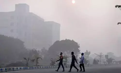 Kolkata’s air turns more hazardous than Delhi, AQI shoots up to 342
