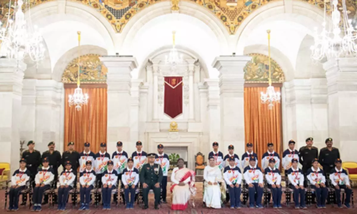 J&K: Udhampur students meet President Murmu at Rashtrapati Bhawan J&K: Udhampur students meet President Murmu at Rashtrapati Bhawan