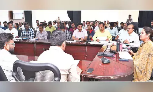 Commissioner slaps red notice on tax defaulters Commissioner slaps red notice on tax defaulters