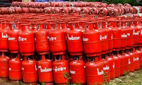 Price of LPG in India is much lower than Pakistan, Sri Lanka & Nepal: Hardeep Puri Price of LPG in India is much lower than Pakistan, Sri Lanka & Nepal: Hardeep Puri