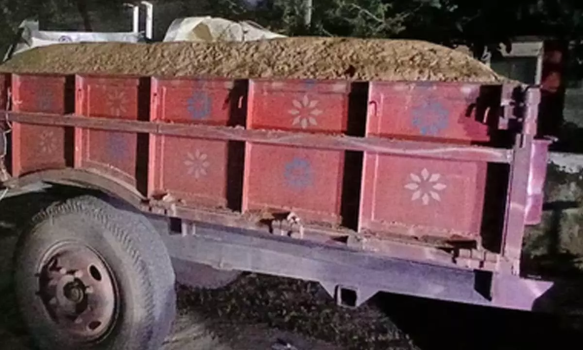 Crackdown against sand mafia, 9 tractors seized during raid in Patna