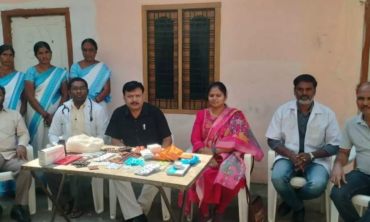 Medical Camps at Polling Material Distribution Centers — DMHO Dr. K. Ravikumar Medical Camps at Polling Material Distribution Centers — DMHO Dr. K. Ravikumar