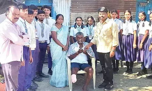 School alumni extend financial aid to auto driver