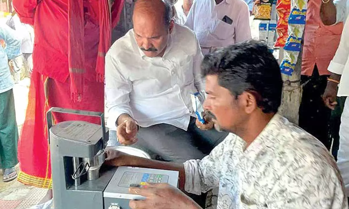 Civil supplies officials draw minister Parthasarathy’s ire Civil supplies officials draw minister Parthasarathy’s ire