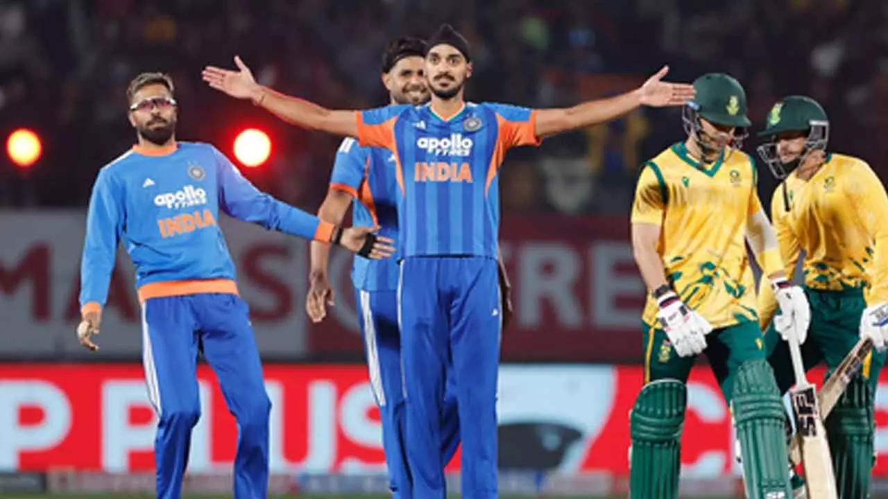 3rd T20I: Varun, Arshdeep star as India skittle South Africa for 117 in chilly conditions 3rd T20I: Varun, Arshdeep star as India skittle South Africa for 117 in chilly conditions