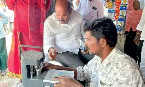 Civil supplies officials draw minister Parthasarathy’s ire Civil supplies officials draw minister Parthasarathy’s ire