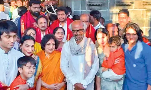 Super star Rajinikanth prays in Tirumala Super star Rajinikanth prays in Tirumala